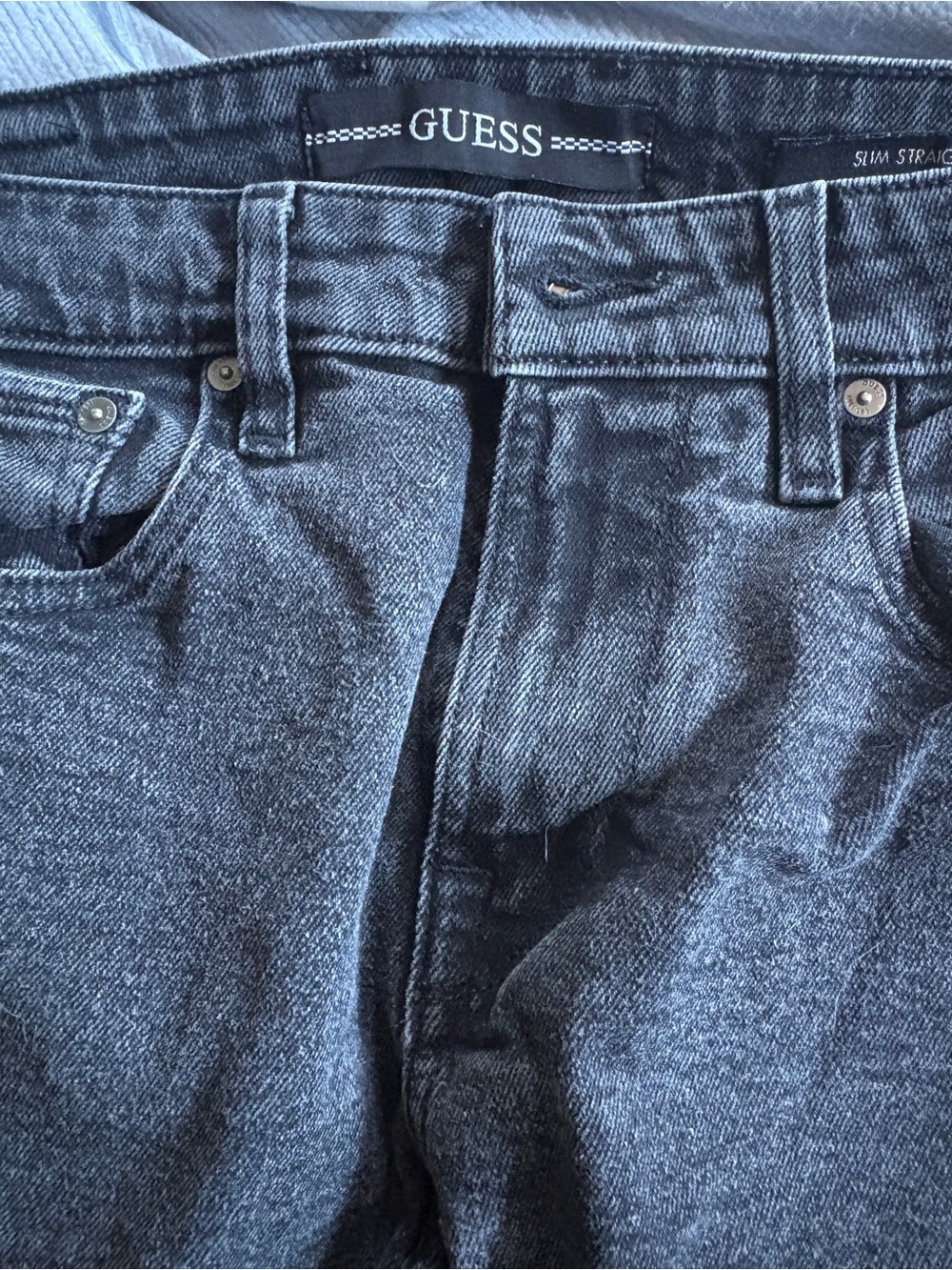 GUESS Women's Black Washed High-Rise Jeans 31x30 - Picture 2 of 6